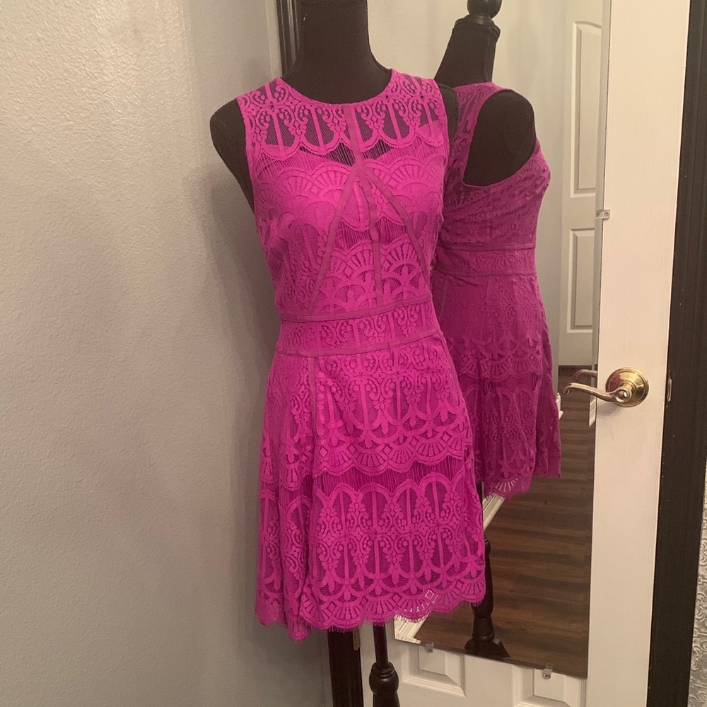 3/25 💵 Lace dress